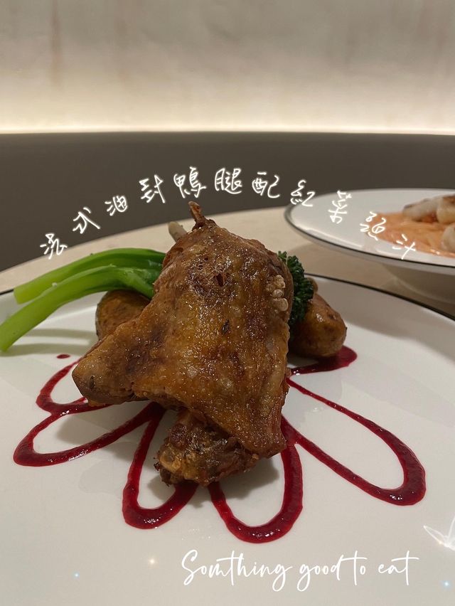 人氣洞穴餐廳