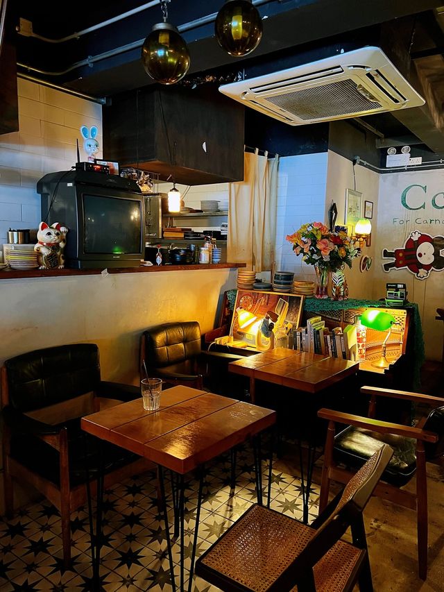 銅鑼灣港式懷舊樓上CAFÉ