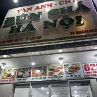 在胡志明市吃到道地的河內烤肉榨粉