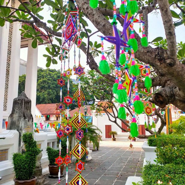 สืบสารสงกรานต์วิถีไทย ณ วัดปทุมวนาราม