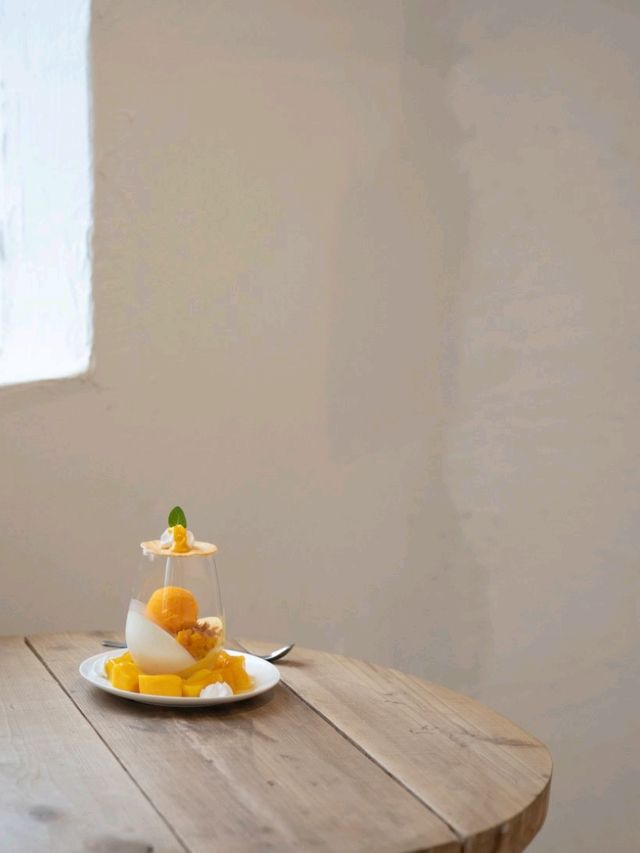 沖縄の人気パフェ専門店