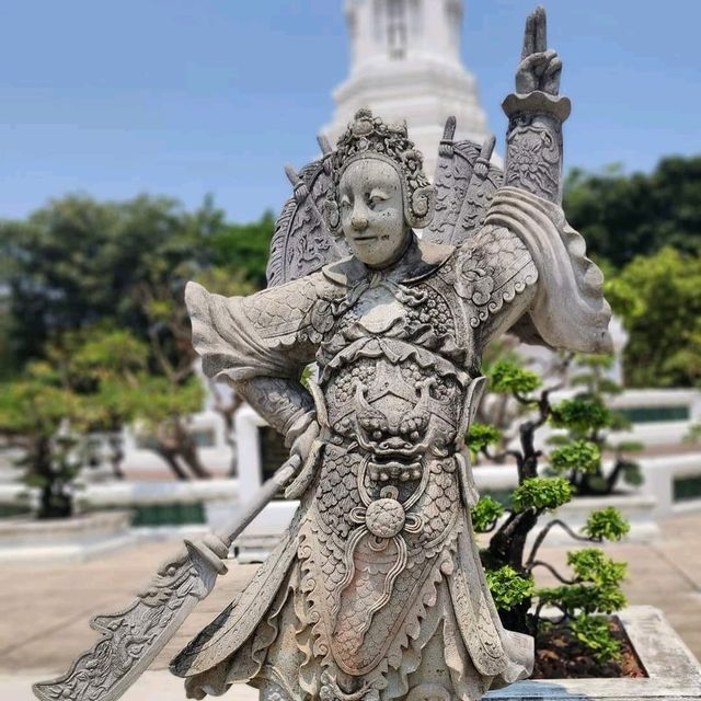 วัดหนังราชวรวิหาร วัดเก่าแก่สมัยอยุธยา