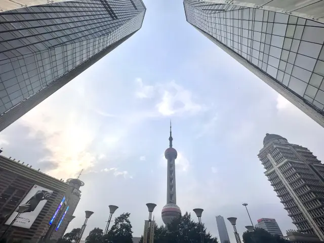 Landmark of Shanghai -หอไข่มุกและshanghai Towel