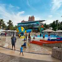 Aquaventure: A Waterpark Oasis