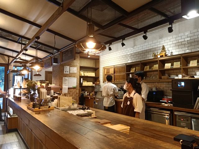 คาเฟ่นั่งชิล Casa Lapin @ราชเทวี 