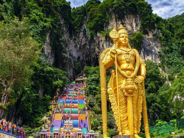 🌈 Rainbow Staircase at Batu Caves 
