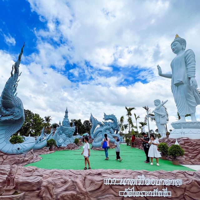 วัดไตรสามัคคี (เกาะนาคเมืองบาดาล)