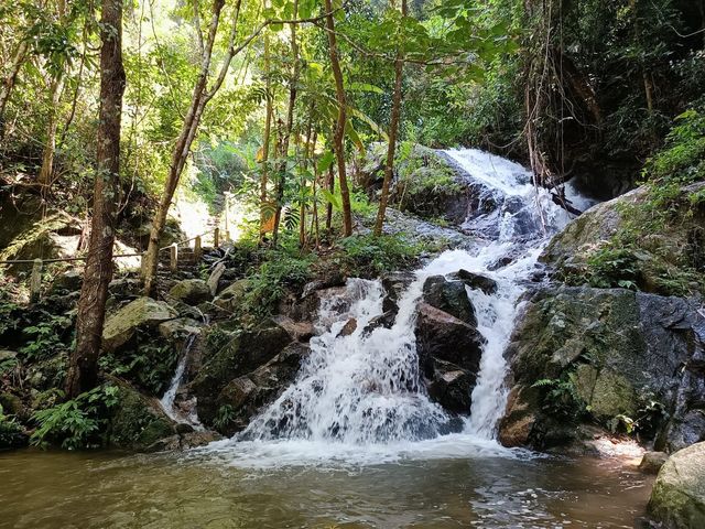 น้ำตกแม่กำปอง สายน้ำเลี้ยงชีวิต 🌴🌴