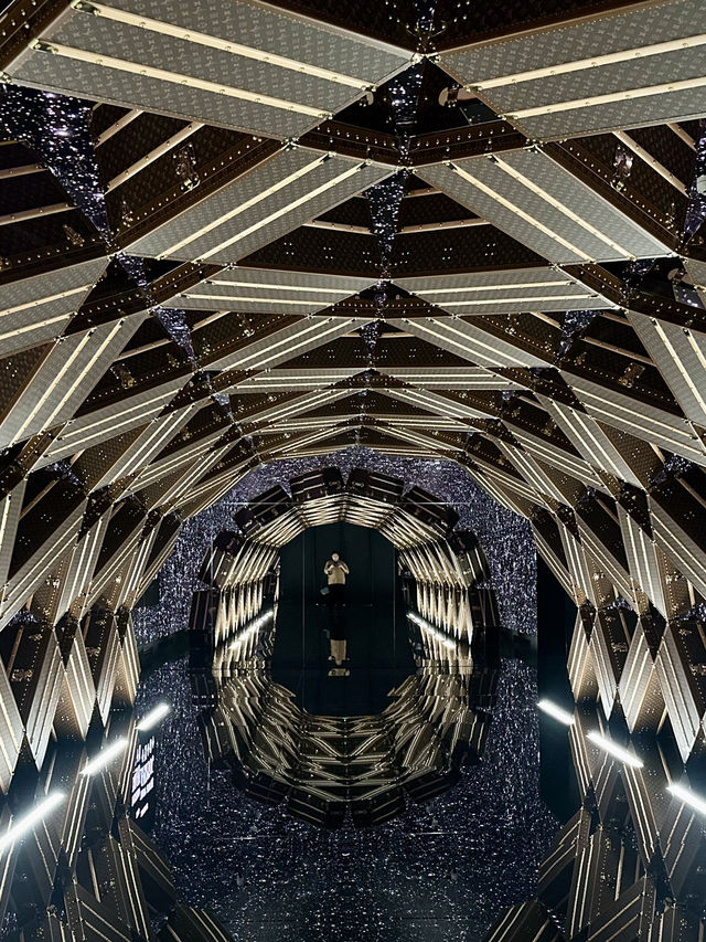 นิทรรศการประวัติศาสตร์แห่งความหรูหรา Louis Vuitton