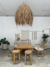 คาเฟ่ริมทะเล ที่ให้คุณรู้สึกอโลฮ่า