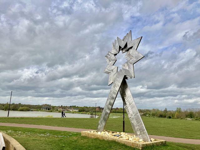 Milton Keynes 兩大湖畔一天遊 @ 春遊英國