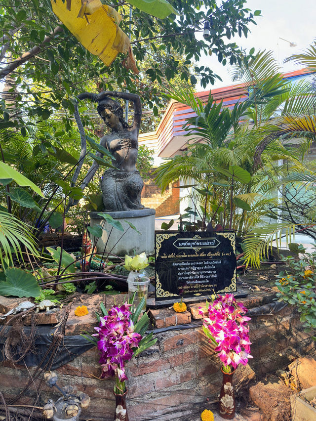 วัดที่ได้รับการบูรณะโดยกษัตริย์คือที่มาของ วัดราชบู