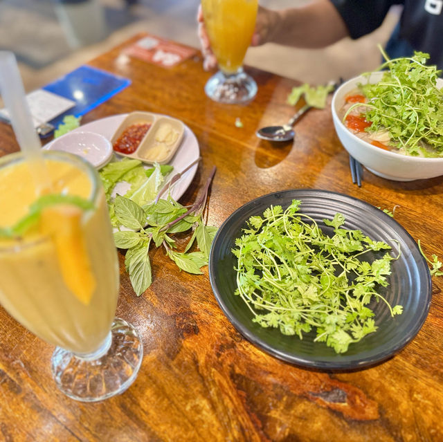 나트랑에서 많은 한국인이 선택한 현지 맛집 - 씀모이 가든 Xóm Mới Garden