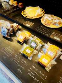 【神奈川県/鎌倉　大仏ビスケット付きクレープと大人のカフェモカが美味しいオシャレなカフェ☕️】