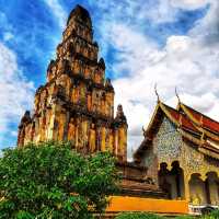 วัดจามเทวี สักการะสุวรรณจังโกฎเจดีย์  