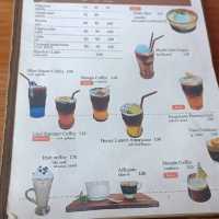 .เติมกาแฟ..คาเฟ่บ้านต้นไม้