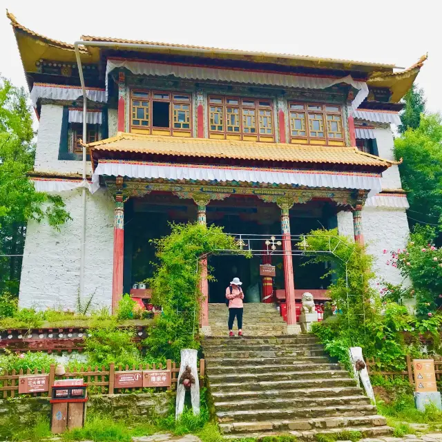 豐富的文化和精神之旅 