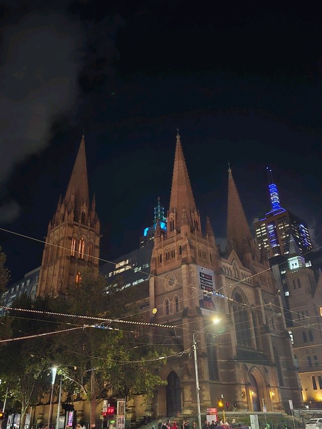 웅장하고, 고풍스러운 분위기의 멜버른 대표 성당 ⛪️