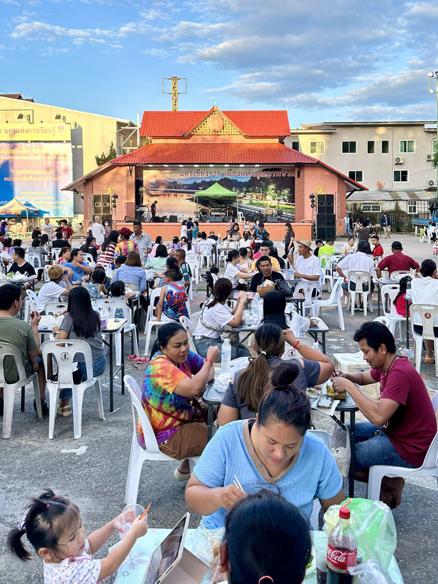 ทุกวันเสาร์เรามีนัด🚶‍♂️ถนนคนเดิน@กาดเจียงฮายรำลึก