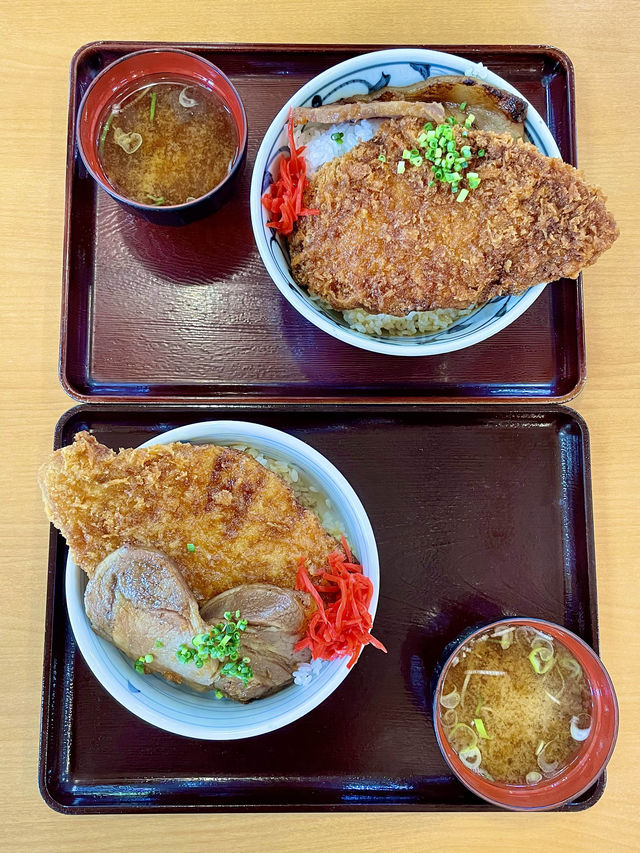 【埼玉県】超特大！顔が隠れちゃうわらじカツ丼