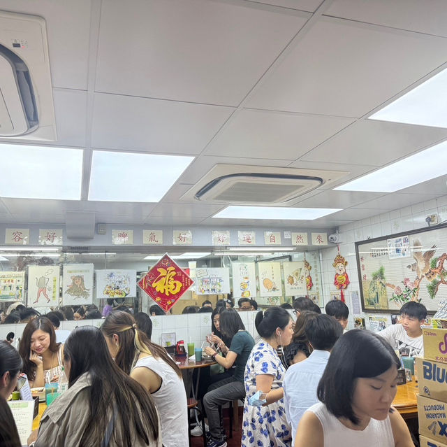 原來 高雄飛香港真方便！初去香港玩囉！