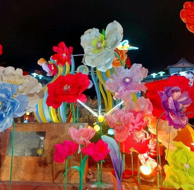 ชมเทศกาลโคมไฟที่ถนนคนเดิน ภูเก็ต 