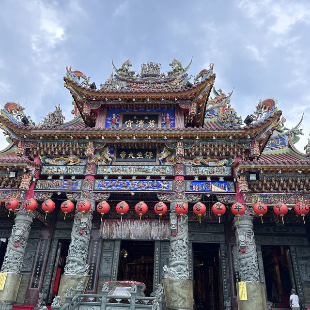 台灣高雄精美佛廟建築