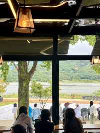 두물머리의 수려한 자연경관을 보며 🏞️ 커피타임을 가질 수 있는 사진명소카페