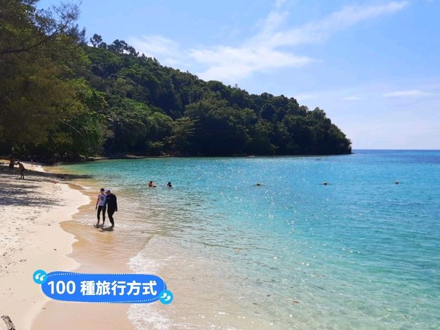 亞庇沙比島跳島遊: 碧海藍天，海水清澈，適合浮潛