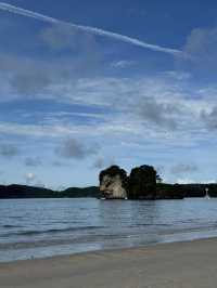 เดินเล่น ริมหาดนพรัตน์ธารา 🏖️ กระบี่