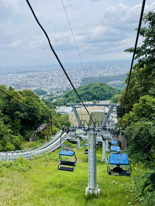 【北海道】スキージャンパーの気分になれる！大倉山ジャンプ競技場