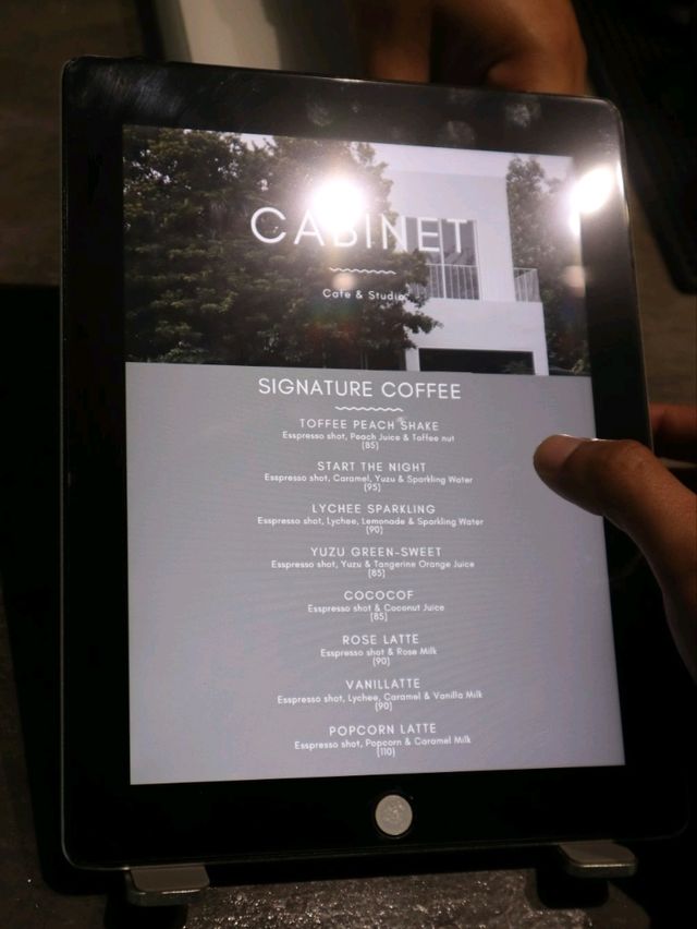 Cabinet cafe & studio 