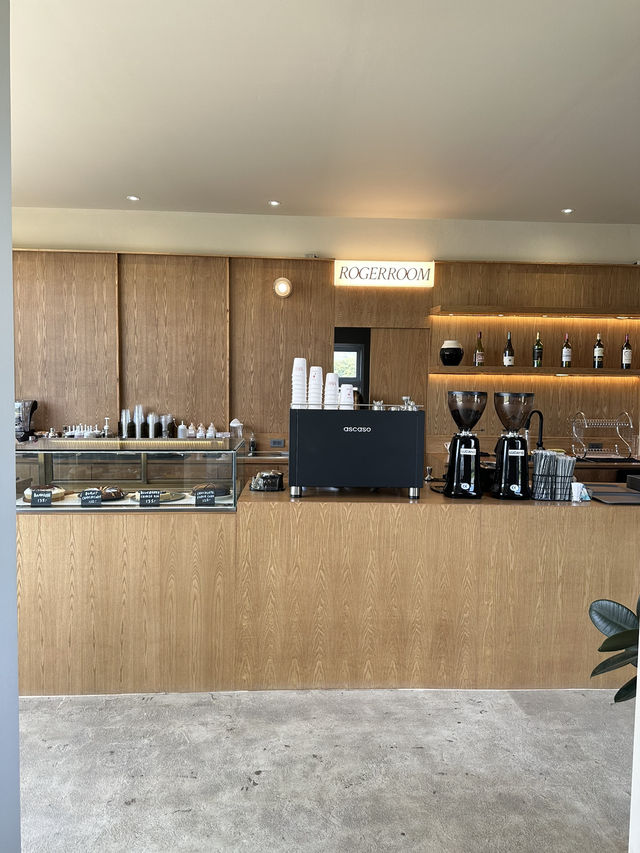 ROGERROOM Coffee • Brunch • Dining