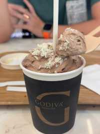 上機前的飲品雪糕Grab & Go @GODIVA CAFE