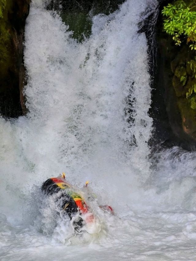 🇳🇿 Rafting at Tutea Falls 📍 Rotorua