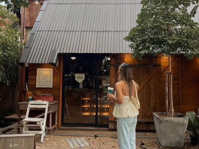 พาไปพักจิบกาแฟ​ร้านมินิเล็กๆ​น่ารักๆ📍Ellen​ Cafe​