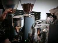 ทานกาแฟที่ Hand stand coffee 