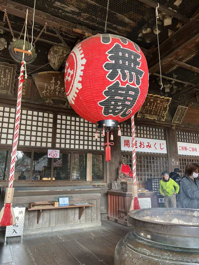 日本和歌山 青山環繞下的古老紅廟紀三井寺⛩️