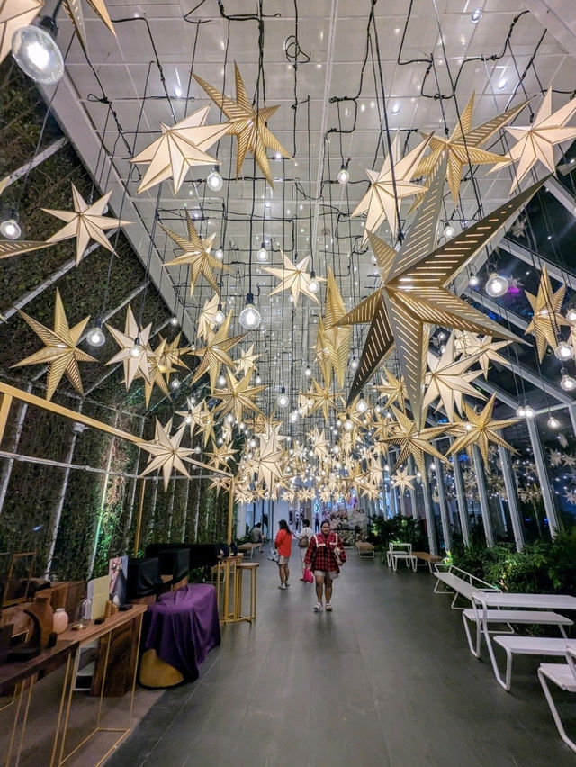 EmQuartier 擁有美麗空中花園的時尚流線購物中心