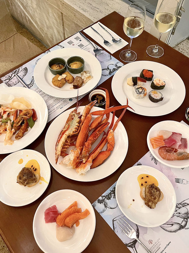 酒店自助晚餐多達二百款美食選擇😋更可無限暢飲酒精飲品🥂