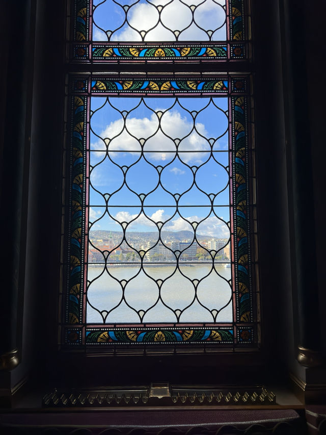 Step Inside Hungary’s Crown Jewel: A Tour of the Hungarian Parliament