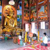 หลวงพ่อเพชรอุ้มเพชร -พระอกแตกเมืองพระยาพิชัย