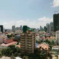 Sky-High Comfort at Essence Hotel Phnom Penh!