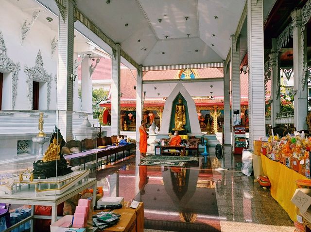 泰國曼谷湄南河畔著名皇家古跡寺廟景點:Wat Nak Prok，適合打卡拍照📸冥想