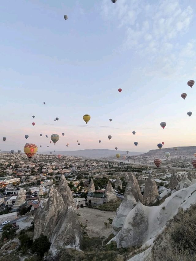 土耳其搭熱氣球的旅遊勝地：卡帕多奇瓦 Cappadocia