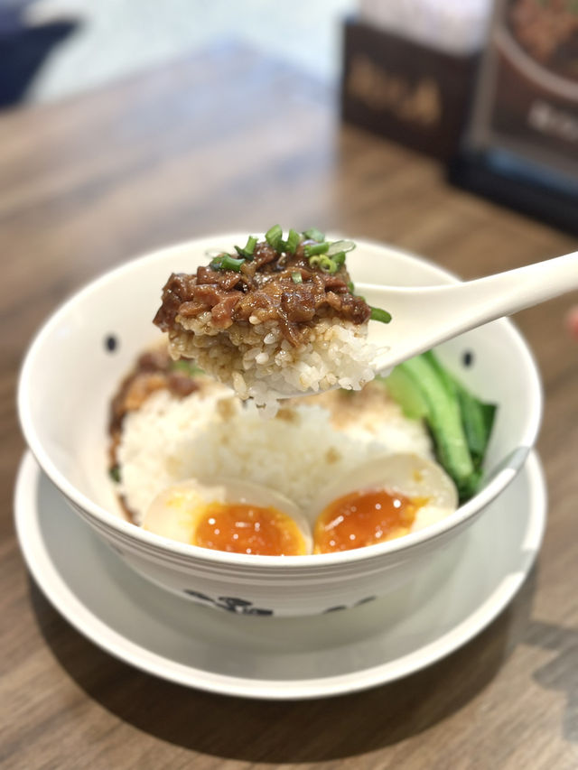 台灣過江龍牛肉麵