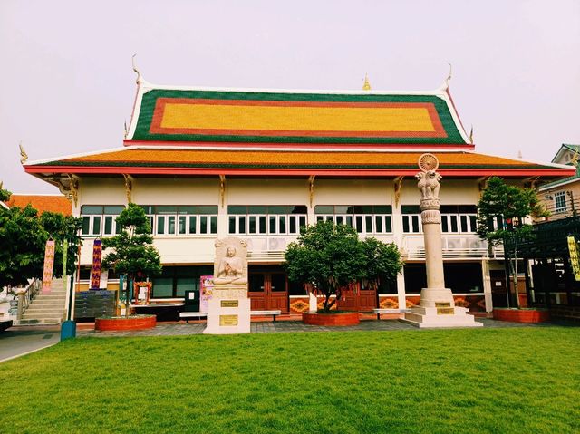 泰國曼谷湄南河畔老城區皇家古跡寺廟一日遊行程，祈福非常靈驗，適合祈福打卡拍照📸冥想