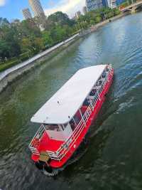 “Singapore River Cruise: A Scenic Journey Through History and Culture”