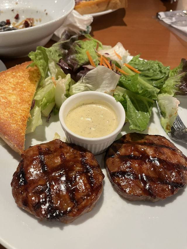 ร้าน Eat Am Are สเต็กอร่อย ราคาสบายกระเป๋า 