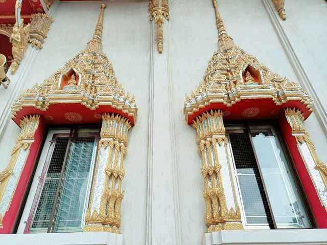泰國曼谷湄南河畔著名古跡皇家寺廟景點：Wat Mai Chong Lom，暹羅文化藝術風格精美寺廟建築，適合打卡拍照📸冥想